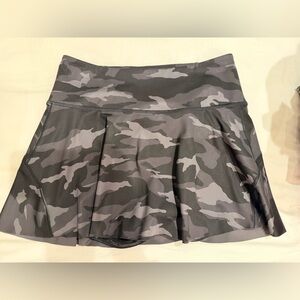 Athleta Camouflage Skirt in Black and Gray